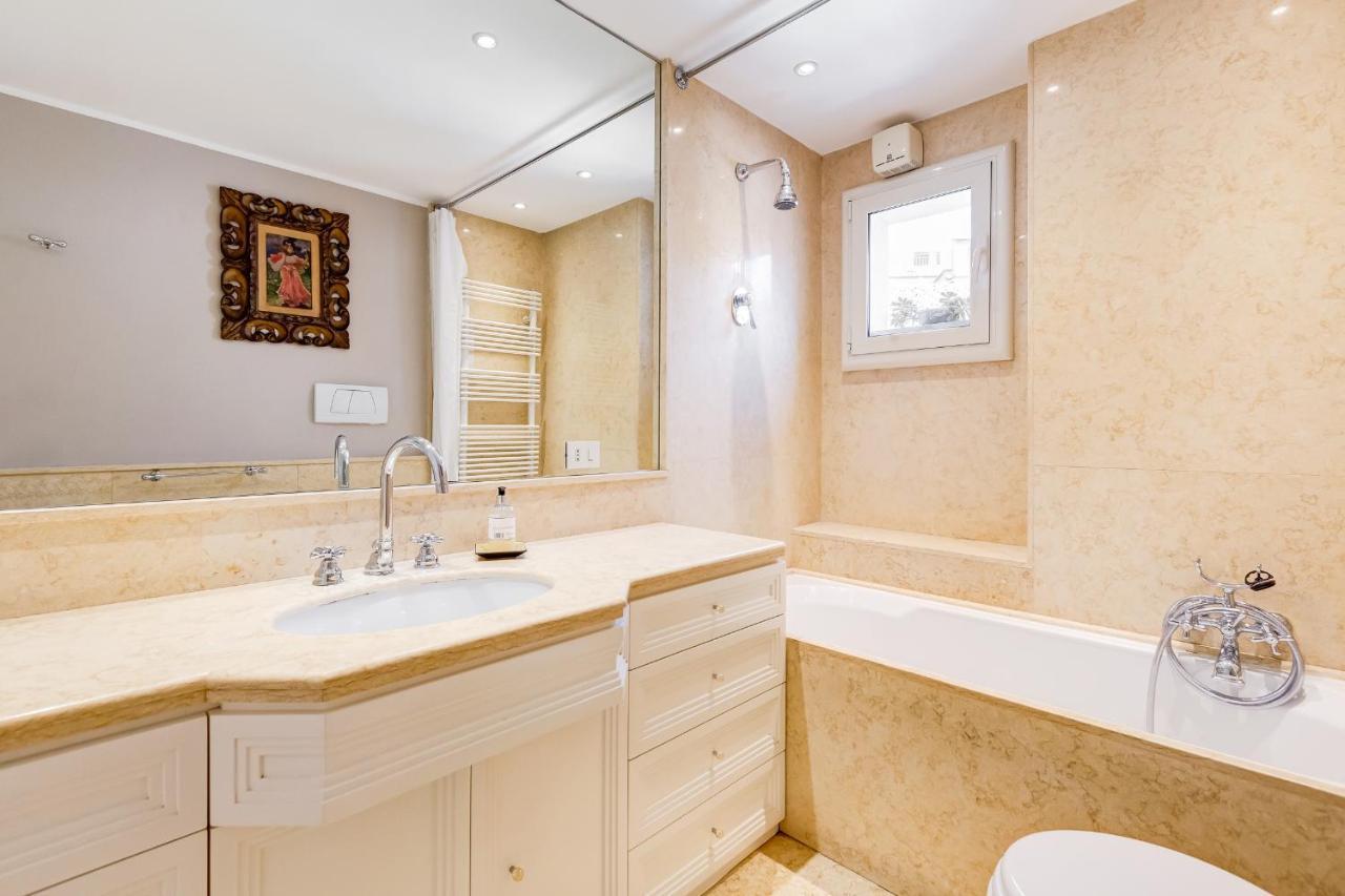 Colosseum Terrace Apartment Roma Ngoại thất bức ảnh